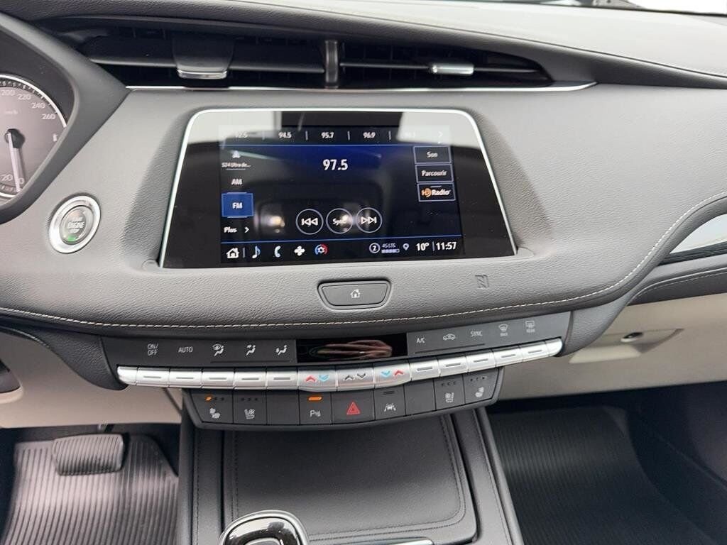 2021 Cadillac XT4 VIN 1GYFZDR44MF006930 Grey Chicoutimi - photo #13