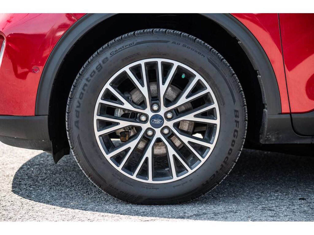 2021 Ford Escape Red Sainte-Julienne - photo #13