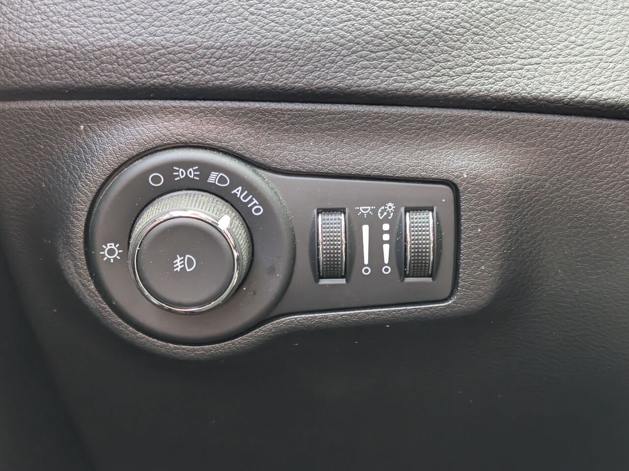 2021 Jeep Compass 3C4NJDDB5MT530219 Grey Sherbrooke - photo #15