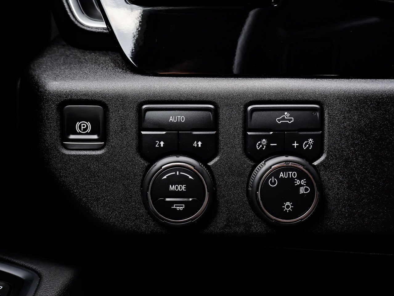 2025 Chevrolet Silverado 1500 4WD Crew Cab 147 LT White Sherwood Park - photo #17
