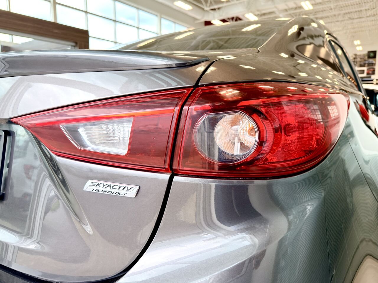 Mazda Mazda3 2018 Gris Notre-Dame-des-Prairies - photo #10