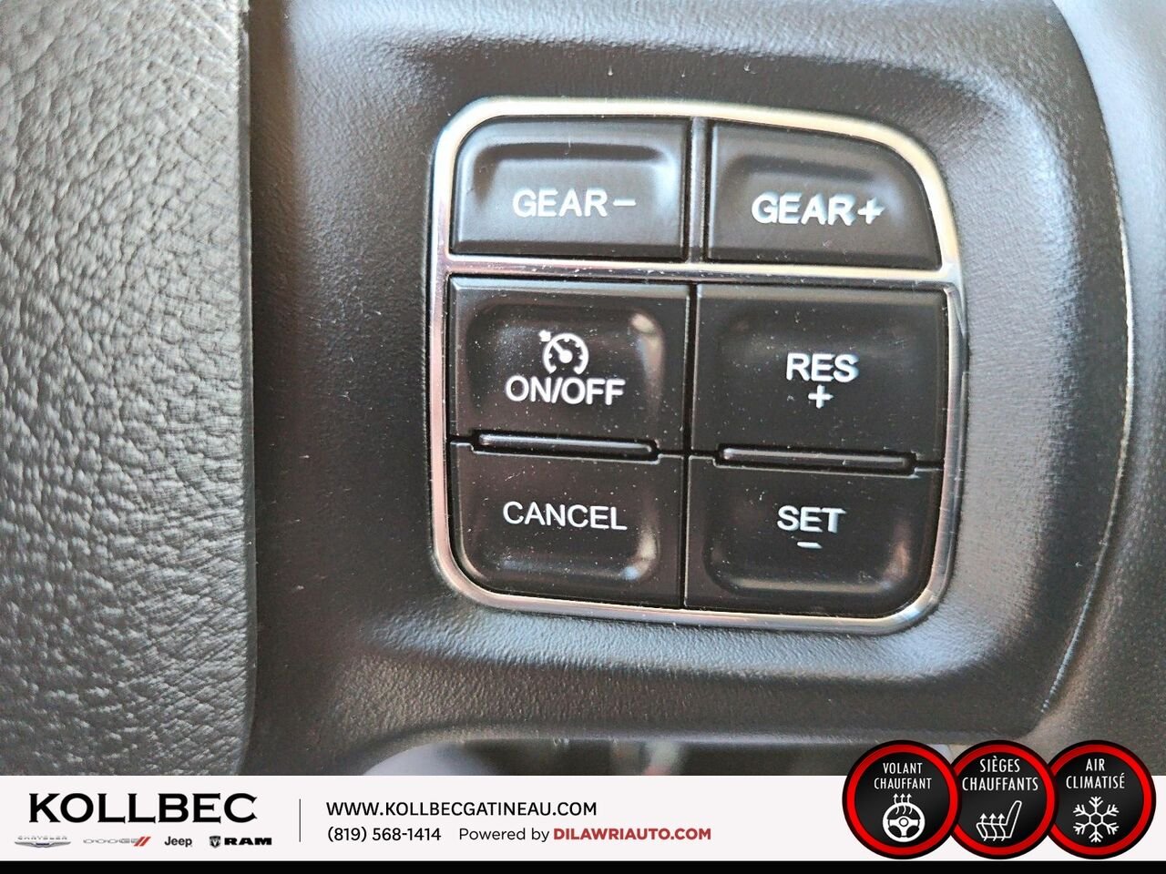 RAM 1500 CLASSIC Express Night Edition Crewcab 4x4 2023 Noir Ottawa & Gatineau - photo #9