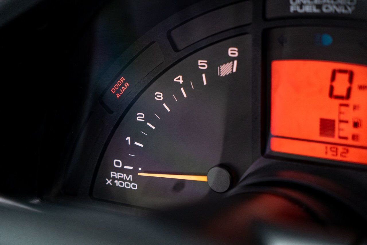 Chevrolet Corvette *PRIX EN USD* RPO Z4Z PACE CAR PRESENTED IN DELIVERY PACKAGING WITH ONLY 192MILES (307KM) FROM NEW 1995 Blanc Montréal - photo #113