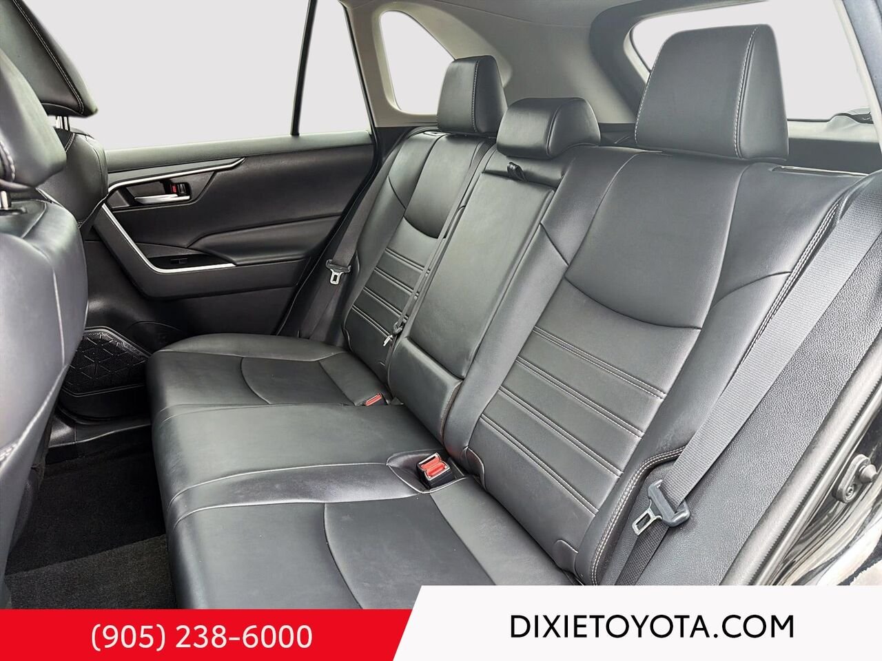 2021 Toyota RAV4 XLE PREMIUM AWD / HEATED SEATS / MOONROOF / LEATHER SURFACE / CARPLAY AND ANDROID AUTO Midnight Black Metallic Mississauga - photo #19