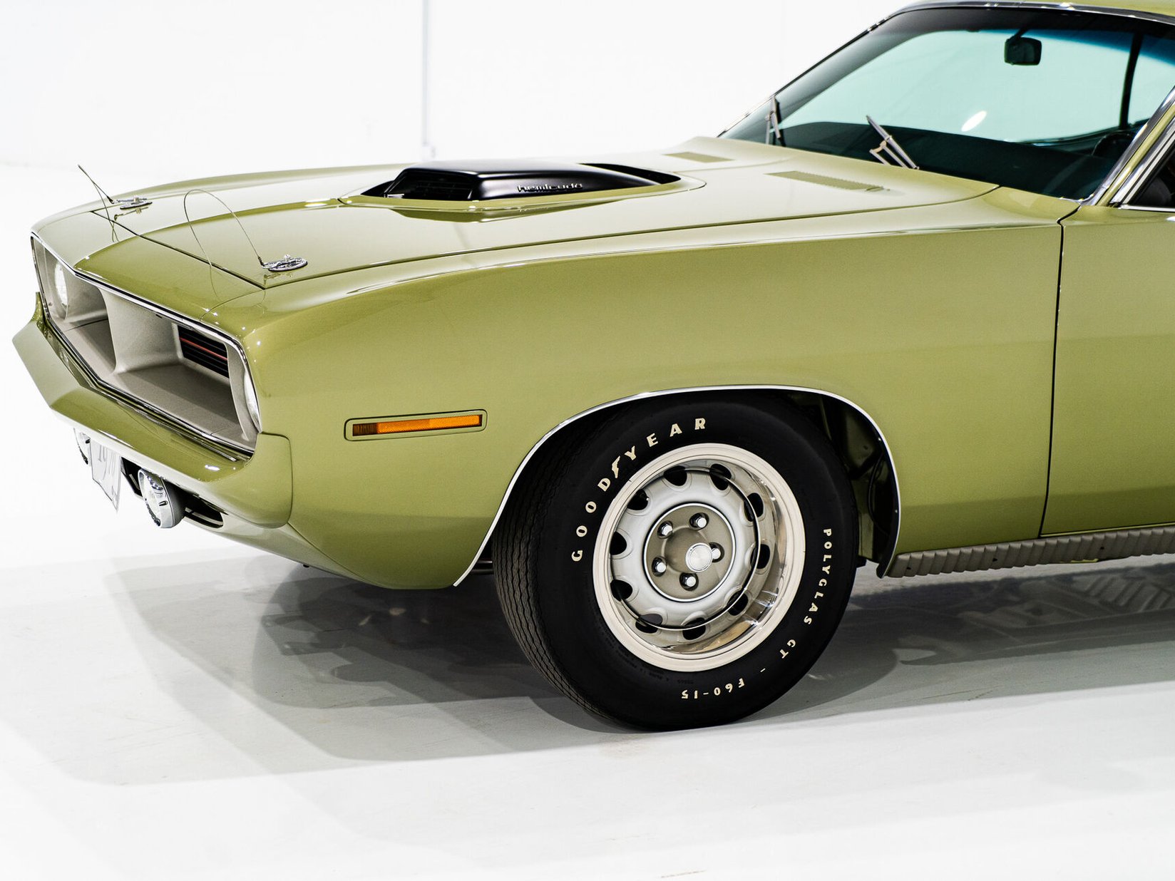 Plymouth HEMI Cuda 1 de 3 Exemplaires Utilisés par la Division Course de Chrysler France **PRIX EN USD** 1970 Vert Montréal - photo #37