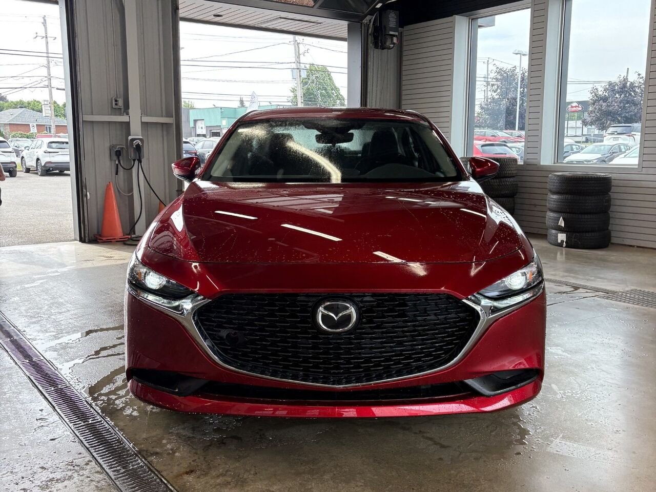 MAZDA Mazda3 GX 2026 Rouge vibrant cristal métallisé Châteauguay - photo #1