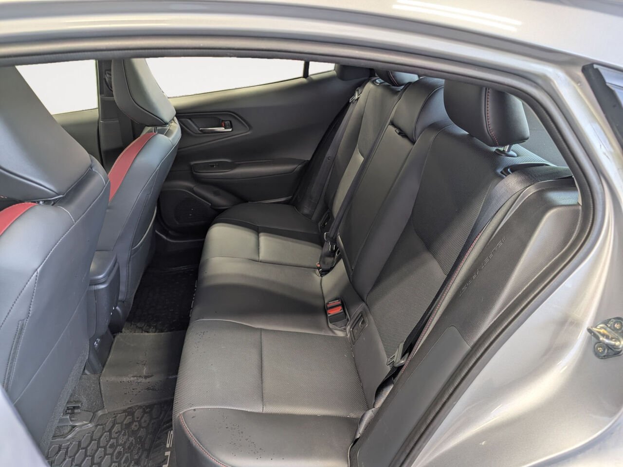 2025 Toyota Prius Prime JTDACACU7S3041114 Cutting Edge Silver Sherbrooke - photo #7