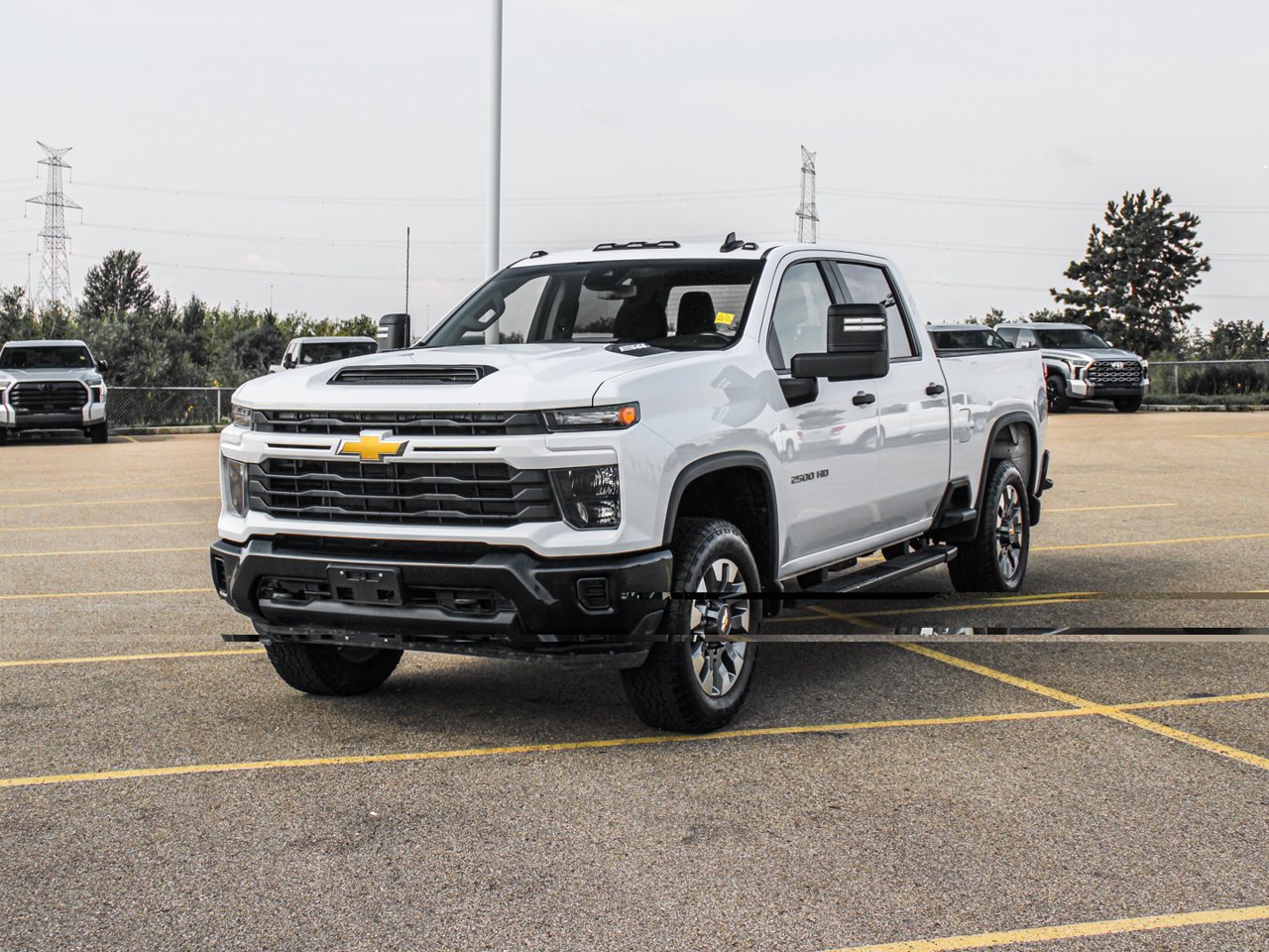 2024 Chevrolet Silverado 2500HD 4WD Crew Cab 159 Custom White Sherwood Park - photo #3