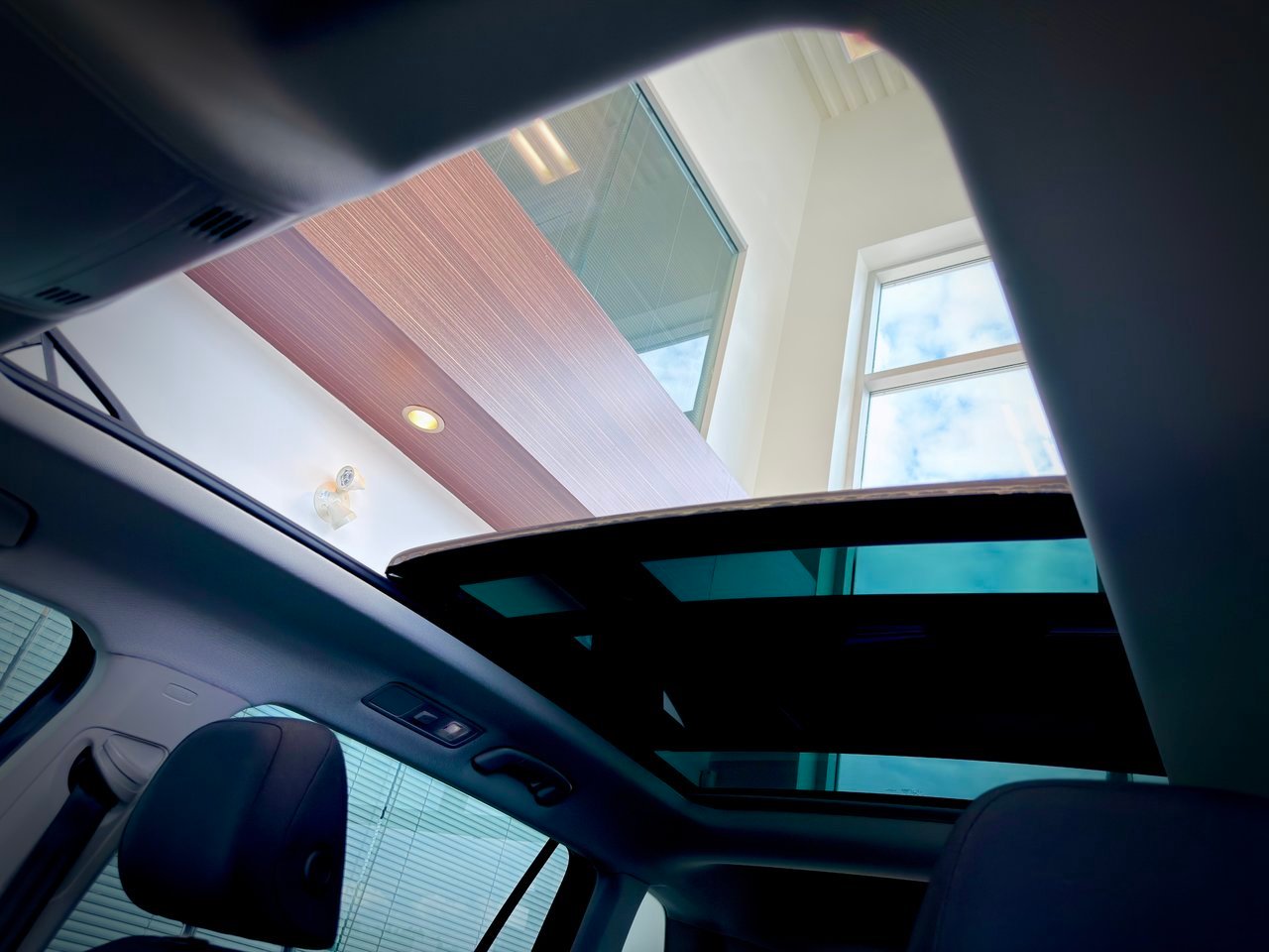 Volkswagen Tiguan 2021 Bleu Notre-Dame-des-Prairies - photo #17