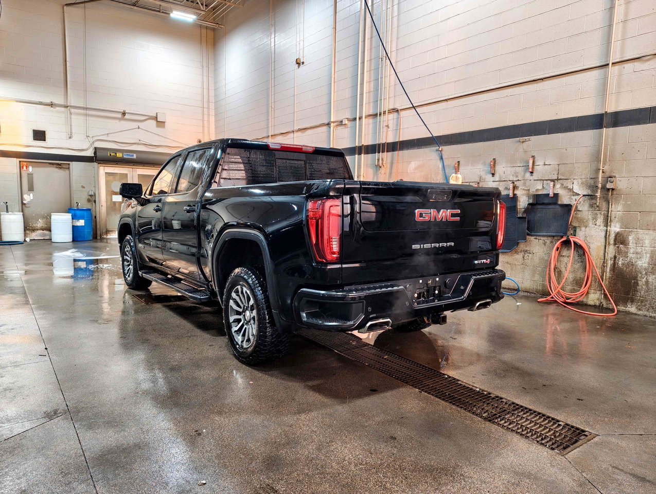 2022 GMC Sierra 1500 Limited 4WD Crew Cab 147 AT4 Black Sherwood Park - photo #4