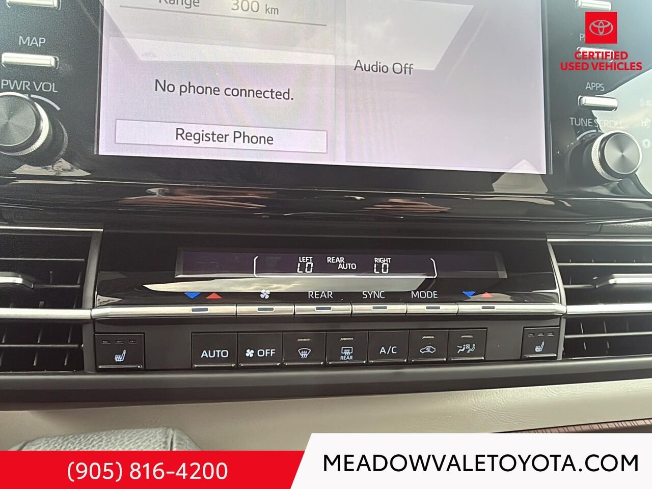 2024 Toyota Sienna One Owner, 4 New Tires, Midnight Black Metallic Mississauga - photo #19