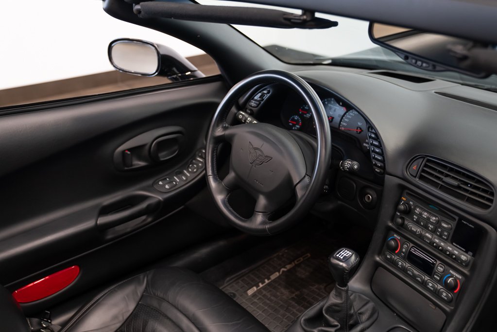 2002 Chevrolet Corvette Black Montreal - photo #24