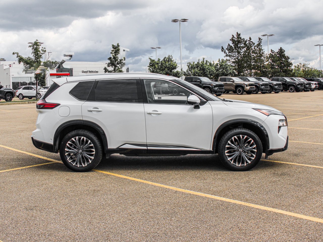 2024 Nissan Rogue AWD Platinum White Sherwood Park - photo #9