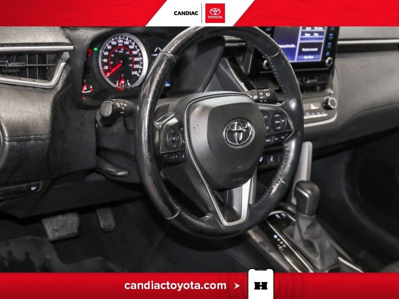 2022 Toyota Corolla Red Saint-Eustache - photo #11