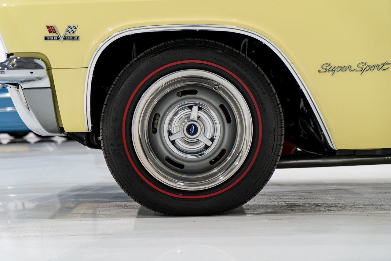 1965 Chevrolet Impala SS *PRIX EN USD* 396/325HP 4spd frame off restoration Yellow Montreal - photo #77