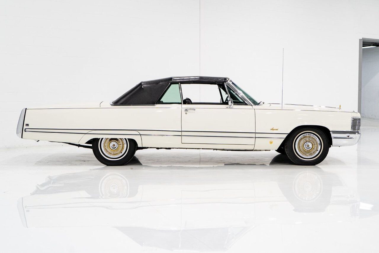 Chrysler IMPERIAL Unrestored with only 31,056 original miles **PRICE IN USD** 1968 Blanc Montréal - photo #55