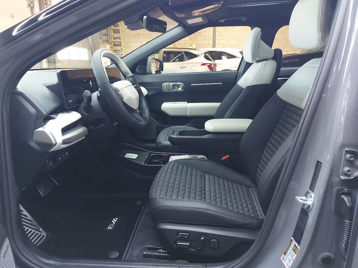 2026 Kia EV4 Shale Grey Blainville - photo #12