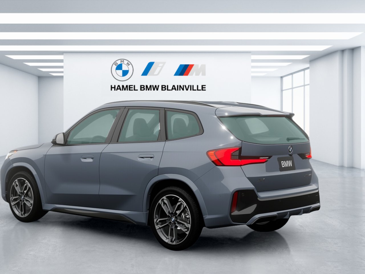 2026 BMW X1 Frozen Pure Grey Metallic Blainville - photo #3