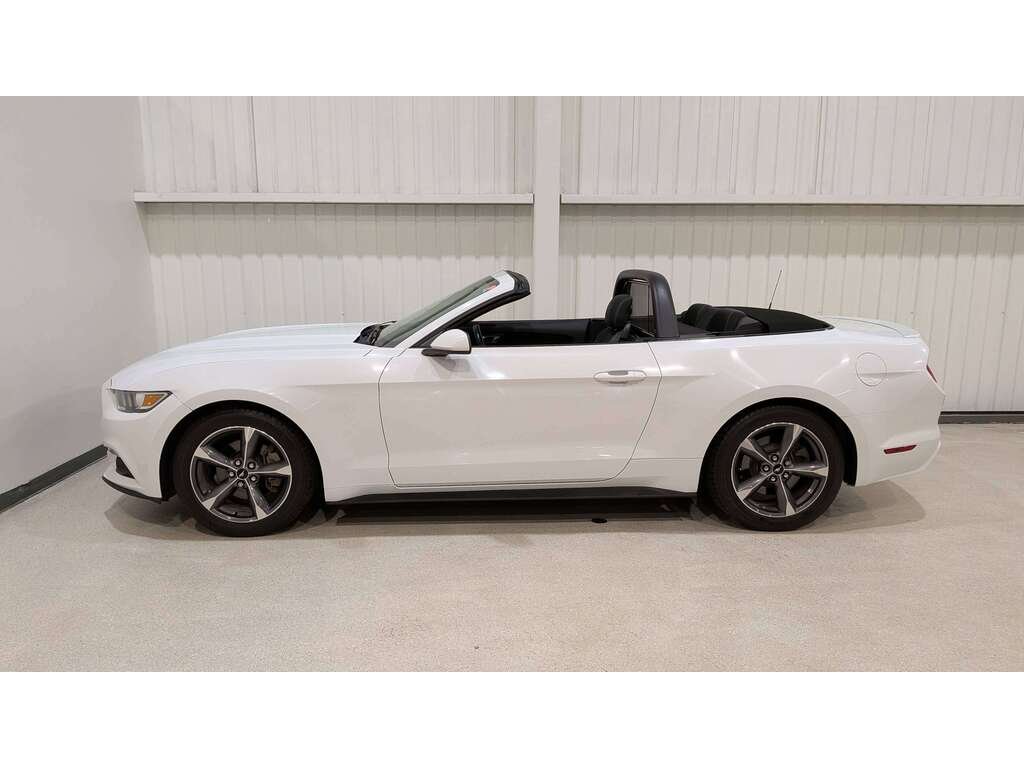 2015 Ford Mustang 2dr Conv V6 White Val-David - photo #4
