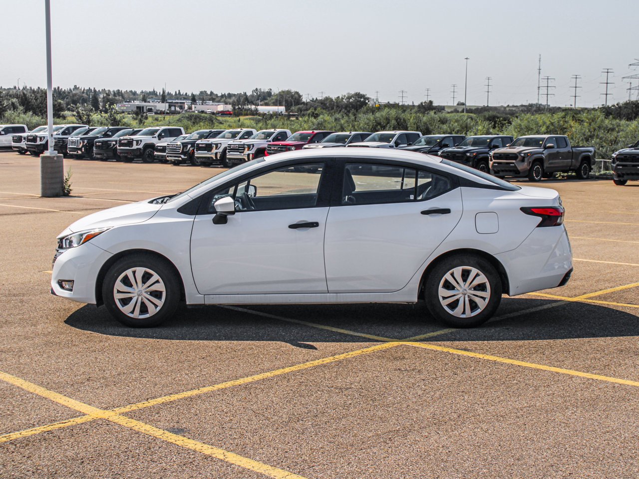 2025 Nissan Versa S CVT White Sherwood Park - photo #4