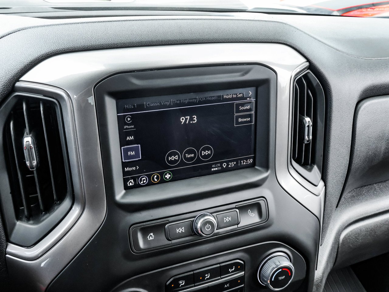 2025 Chevrolet Silverado 1500 4WD Crew Cab 147 Custom Trail Boss White Sherwood Park - photo #27
