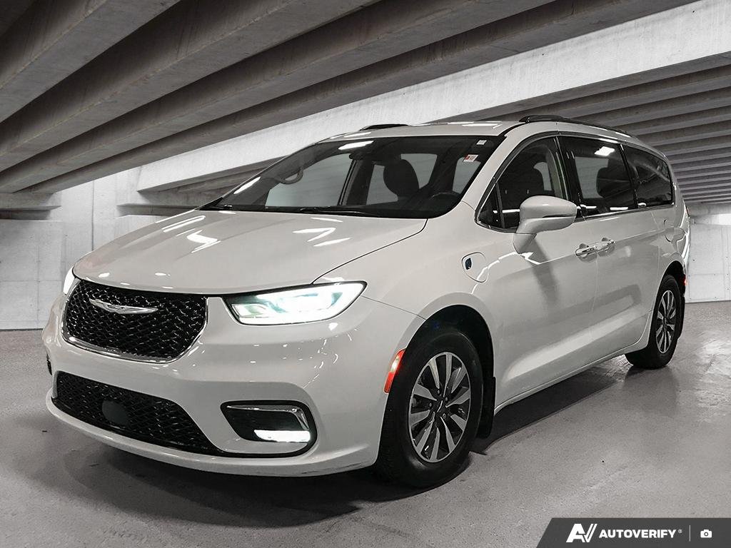 2021 Chrysler Pacifica Hybrid 2601324A | Touring L Plus White Edmonton - photo #0