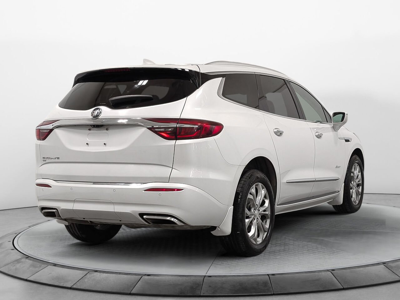 BUICK ENCLAVE AVENIR AWD 7 Places Toit Ouvrant 5000lbs Capacité Remorquage 2020 Blanc Sherbrooke - photo #5