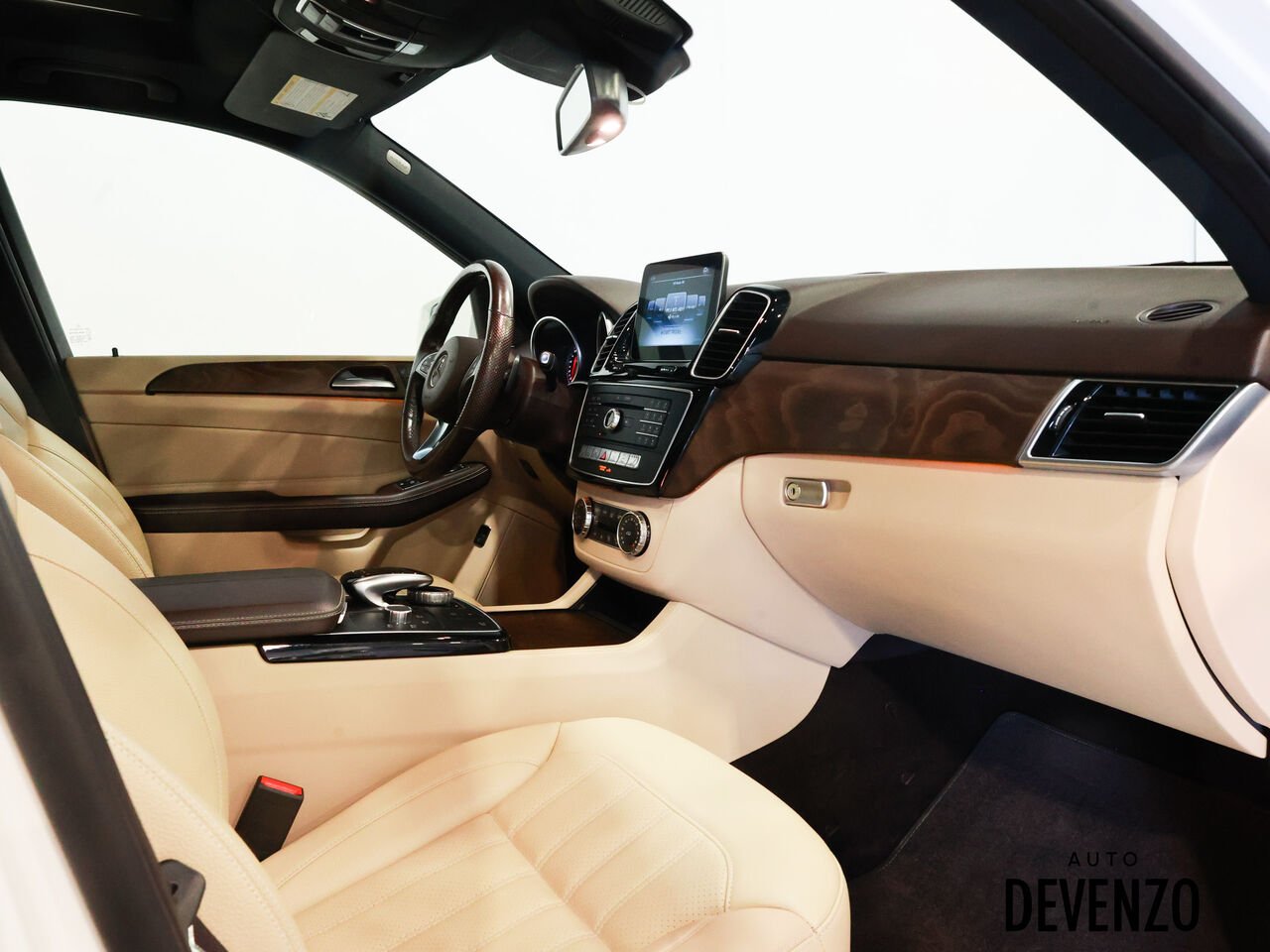 2017 Mercedes-Benz GLE White Saint-Eustache - photo #6