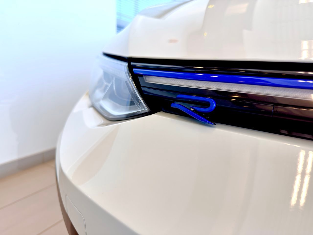 2023 Volkswagen Golf R White Notre-Dame-des-Prairies - photo #8