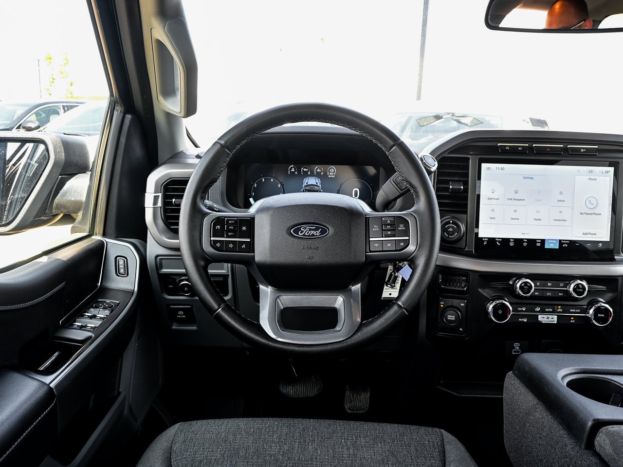 2024 Ford F-150 XLT 4WD SuperCrew 5.5' Box Black Sherwood Park - photo #19