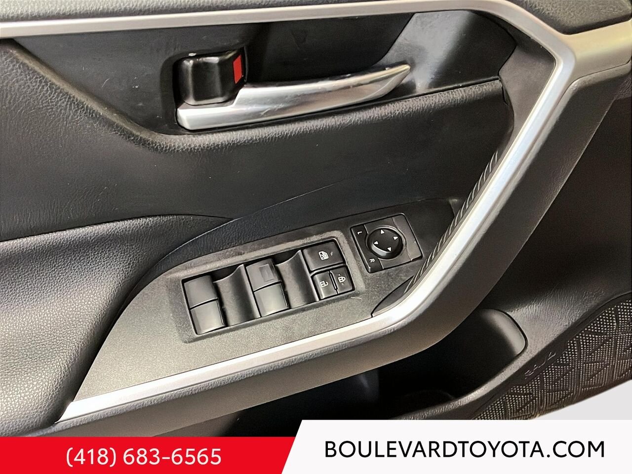 2019 Toyota RAV4 100196A-94 | XLE Red Québec - photo #7