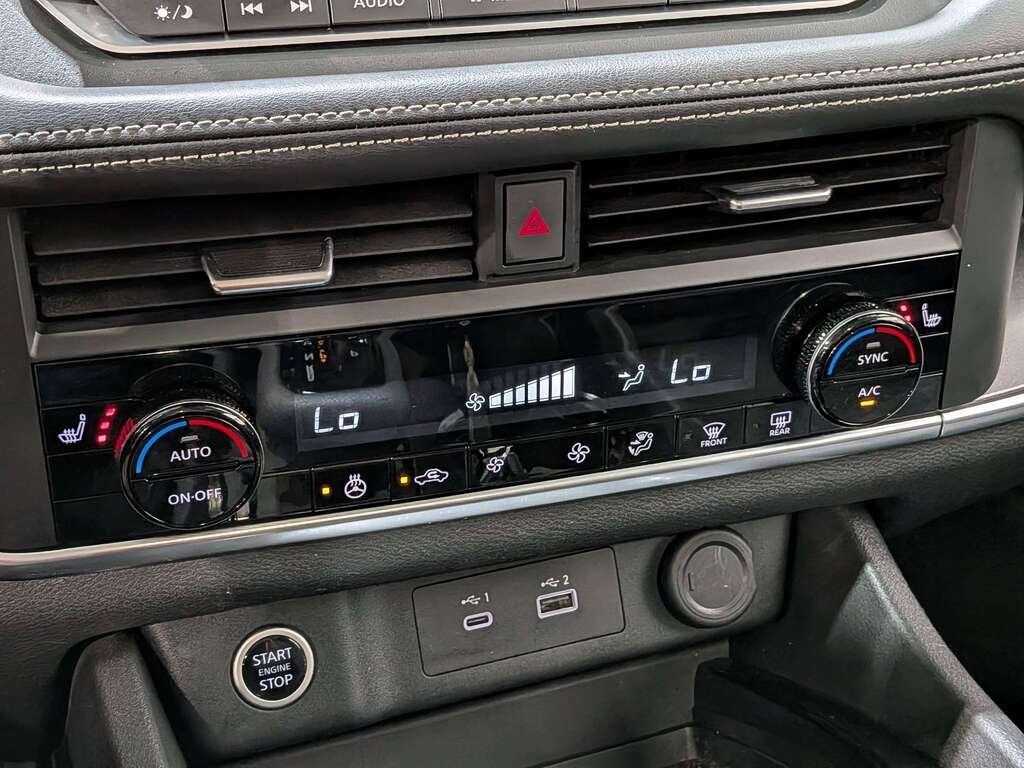 2023 Nissan Rogue AWD SV Midnight Edition Beige Val-David - photo #26