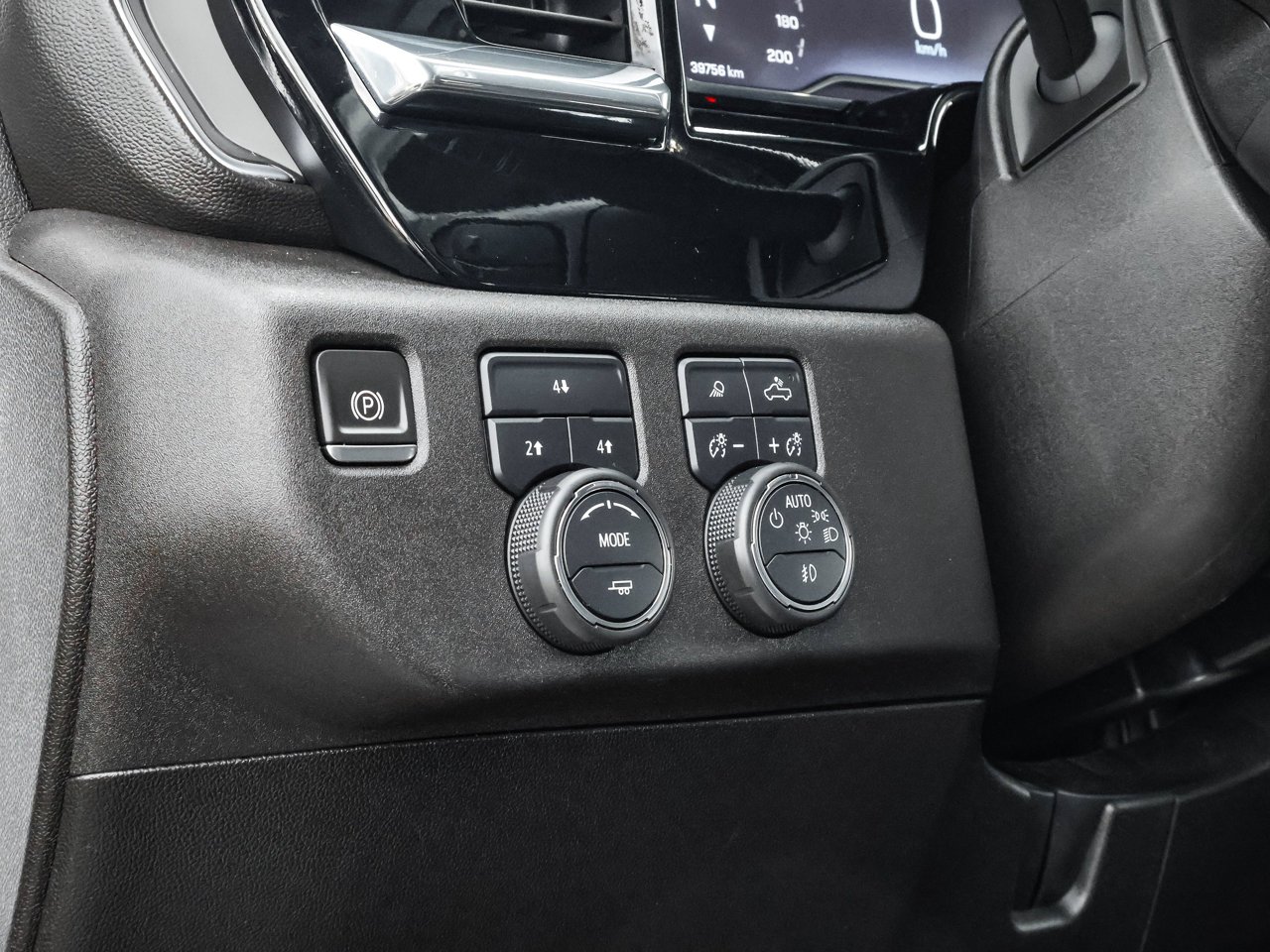 2024 Chevrolet Silverado 2500HD 4WD Crew Cab 159 LT White Sherwood Park - photo #19