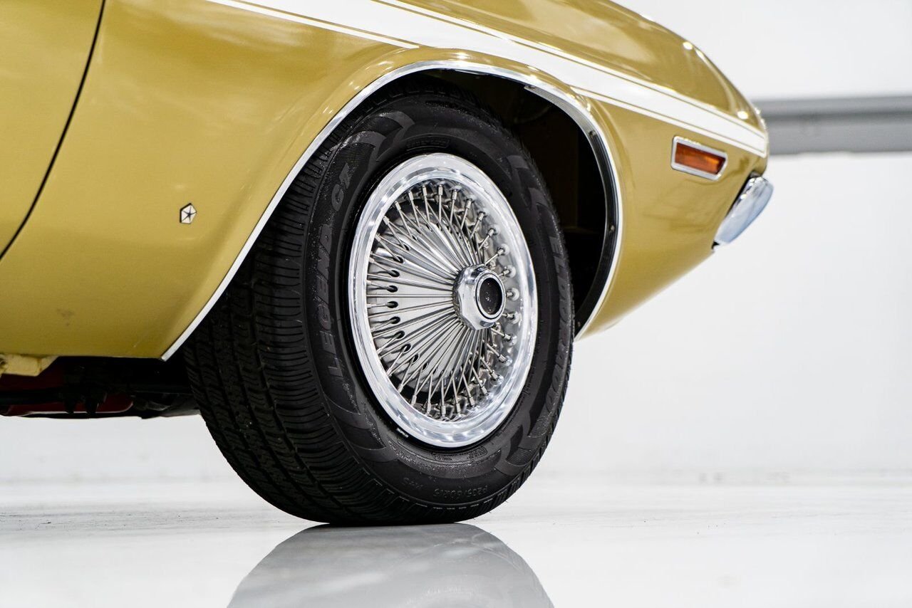 Dodge Challenger *PRIX EN USD* Convertible Fully restored to desirable specifications 1971 Or Montréal - photo #52
