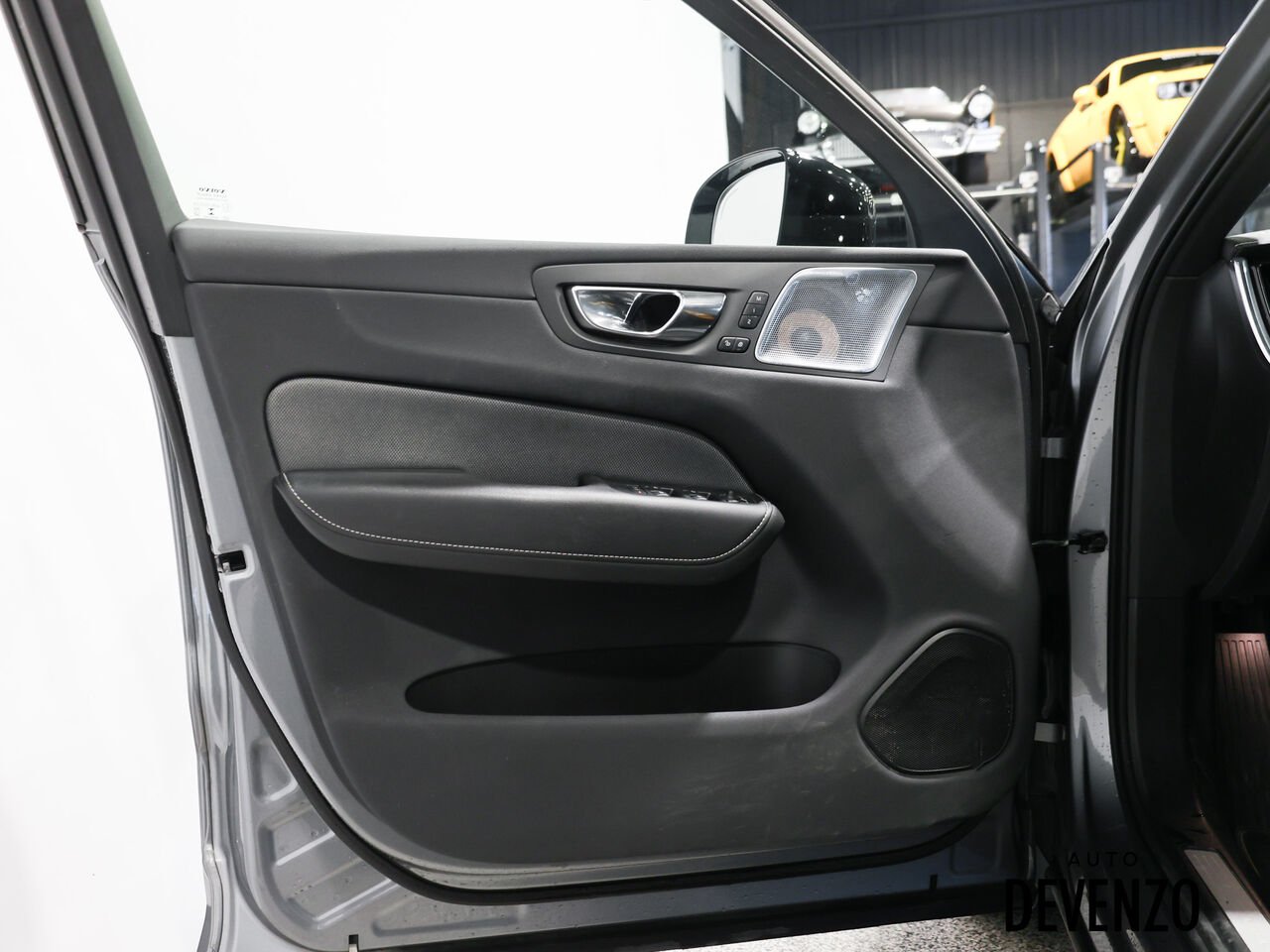 2020 Volvo XC60 Grey Saint-Eustache - photo #10