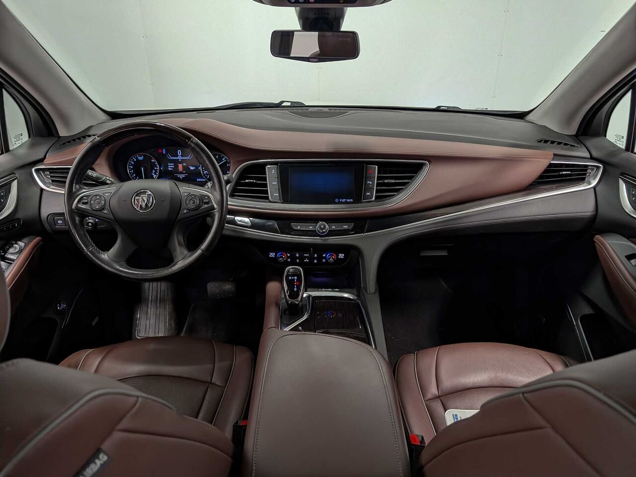BUICK ENCLAVE AVENIR AWD 7 Places Toit Ouvrant 5000lbs Capacité Remorquage 2020 Blanc Sherbrooke - photo #14