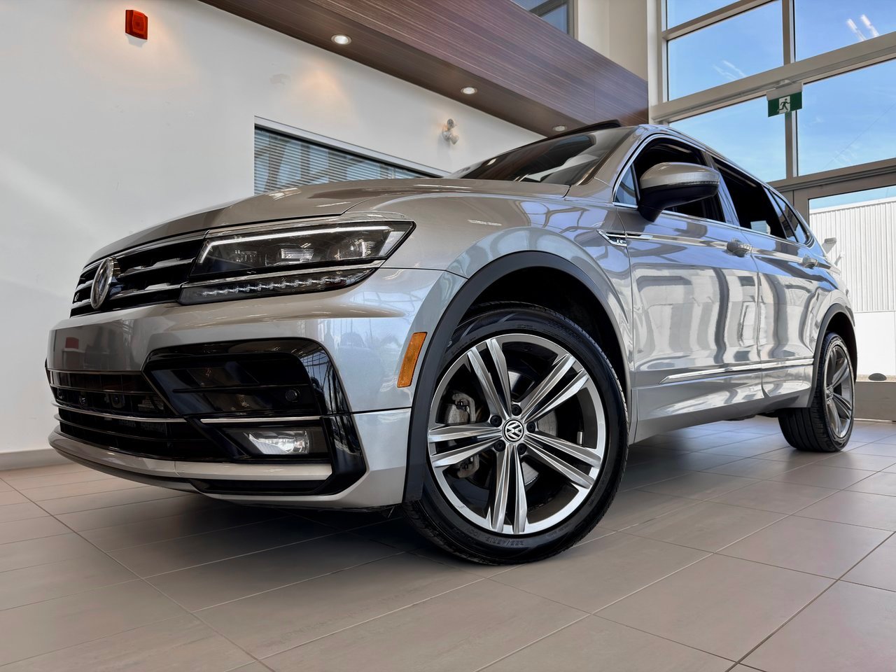 2021 Volkswagen Tiguan Silver Notre-Dame-des-Prairies - photo #11