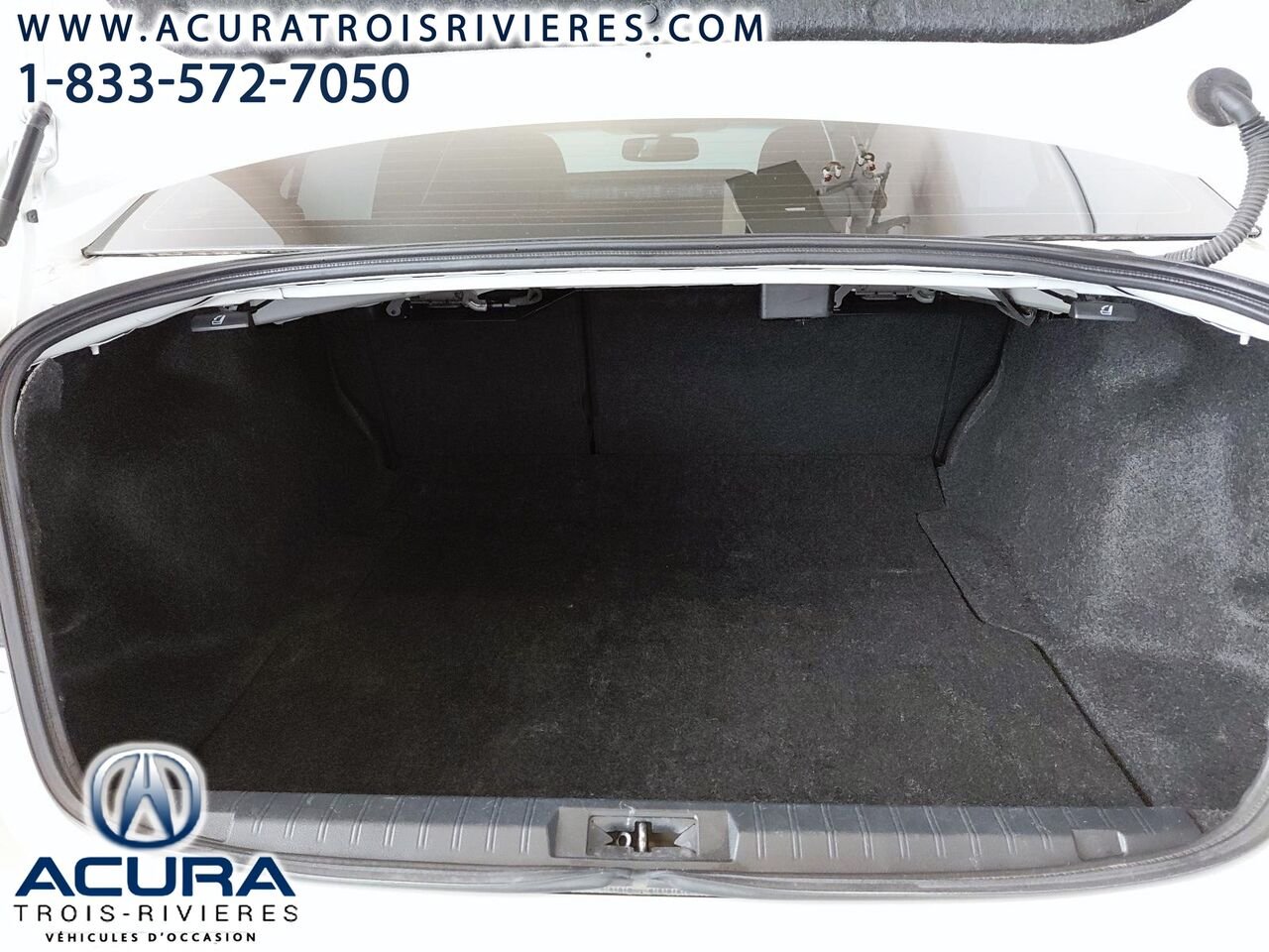 2017 Subaru LEGACY SYMMETRICAL AWD White Trois-Rivières - photo #11