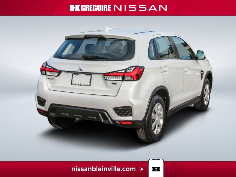 2022 Mitsubishi RVR White Saint-Eustache - photo #10