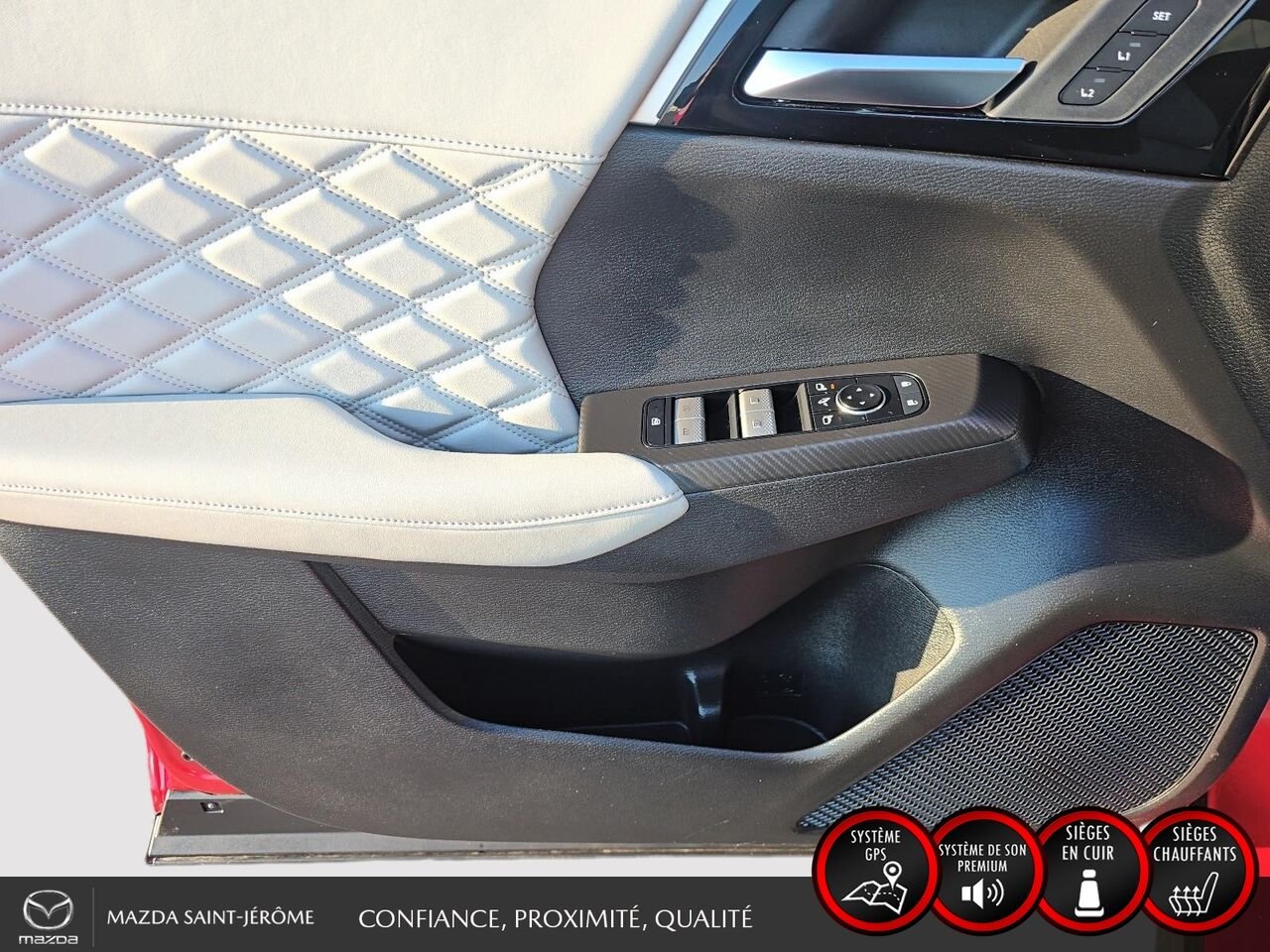 Mitsubishi Outlander GT Premium HYBRIDE RECHARGEABLE | 7 PASSAGERS | TOIT PANO | CUIR | AWD 2024 Rouge Saint-Jérôme - photo #12