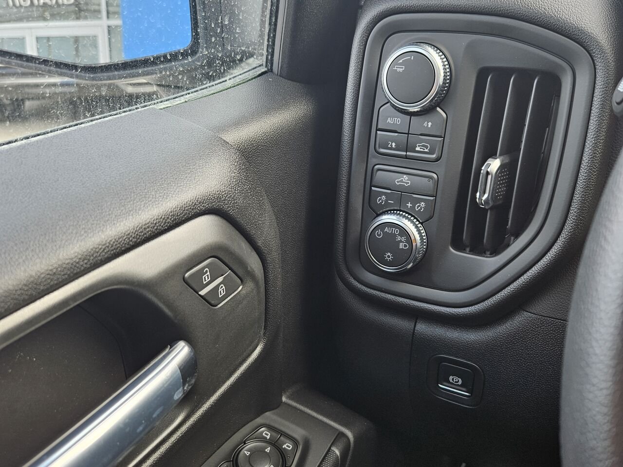 2026 GMC Sierra 1500 Pro cabine multiplace 4RM 157 po Summit White Thetford Mines - photo #10