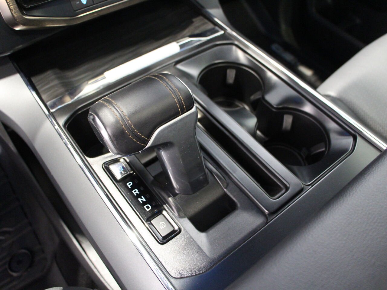Ford F-150 Lightning LARIAT F150 LIGHTNING LARIAT 2025 Gris Châteauguay - photo #9