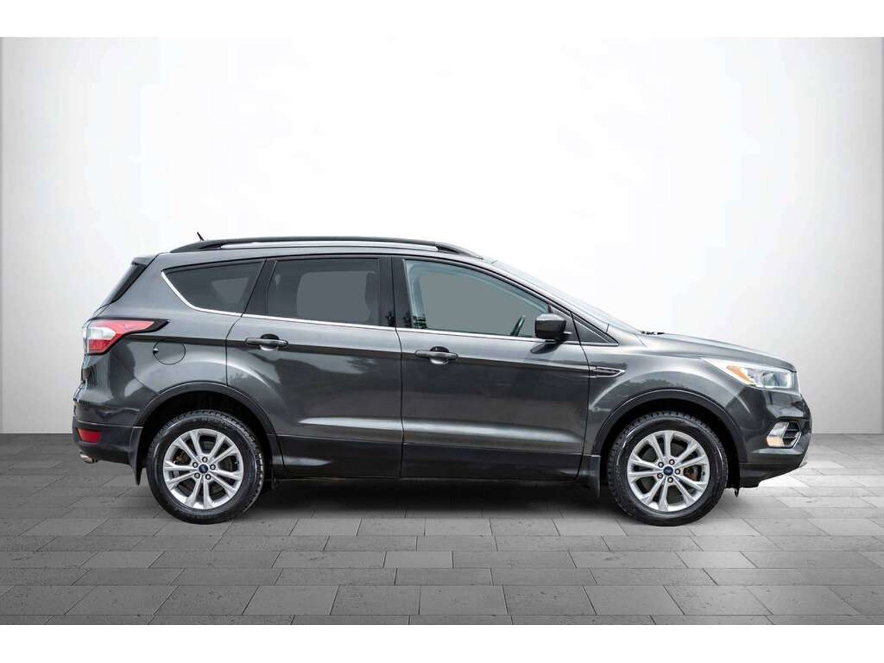 2018 Ford Escape Grey Sainte-Julienne - photo #3