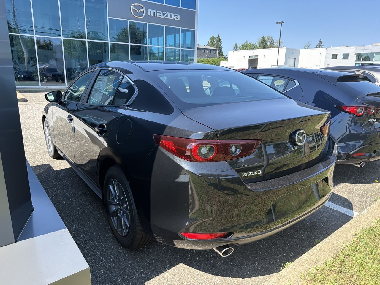 2026 MAZDA Mazda3 Jet Black Mica Ste-Marie - photo #5