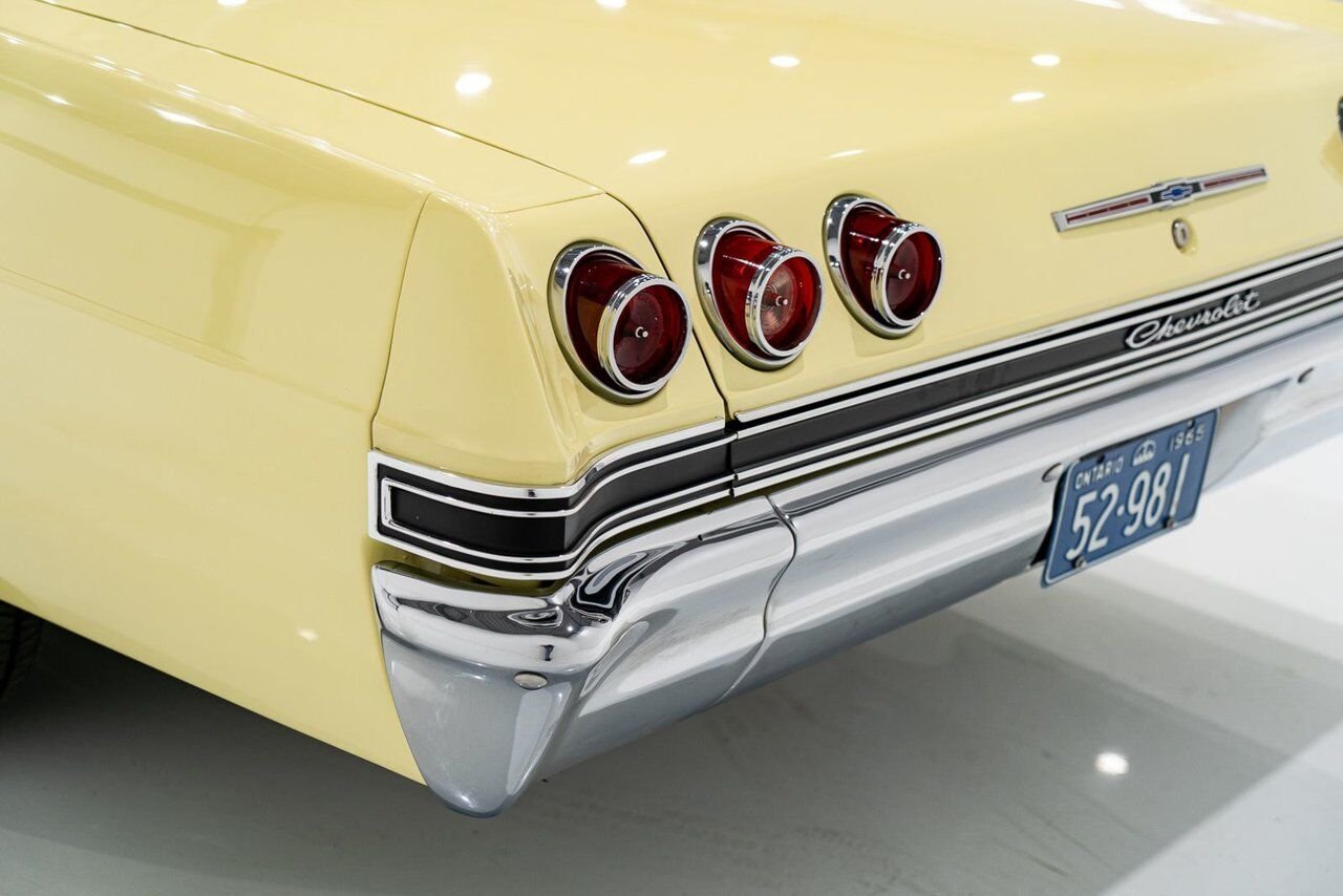 1965 Chevrolet Impala SS *PRIX EN USD* 396/325HP 4spd frame off restoration Yellow Montreal - photo #68