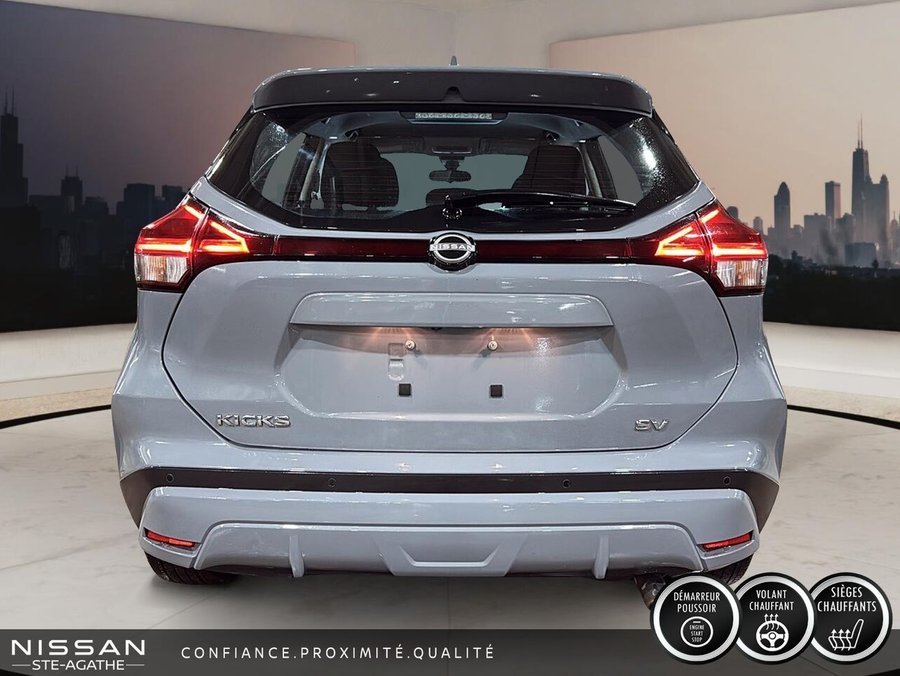 Nissan Kicks SV | SIÈGES CHAUFFANTS | VOLANT CHAUFFANT | UN SEUL PROPRIÉTAIRE 2022 Gris