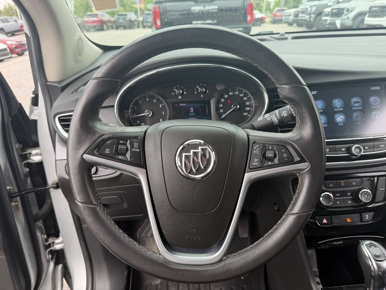 BUICK ENCORE PREFERRED Privilégiée 4 portes TA 2021 Argent Ottawa & Gatineau - photo #2