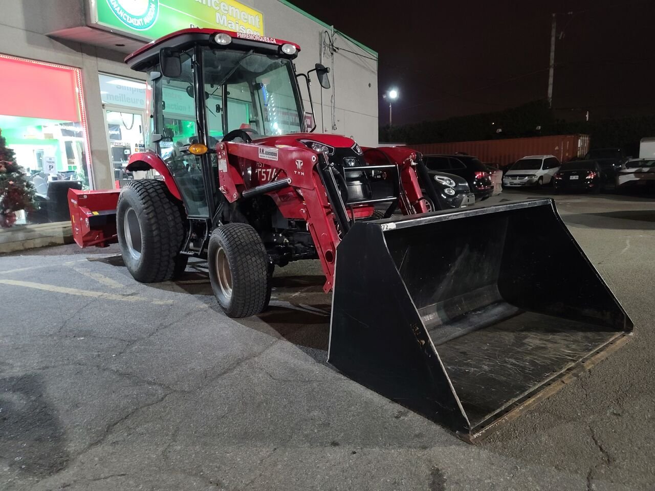 TYM T574H 2023 Rouge Longueuil, - photo #16