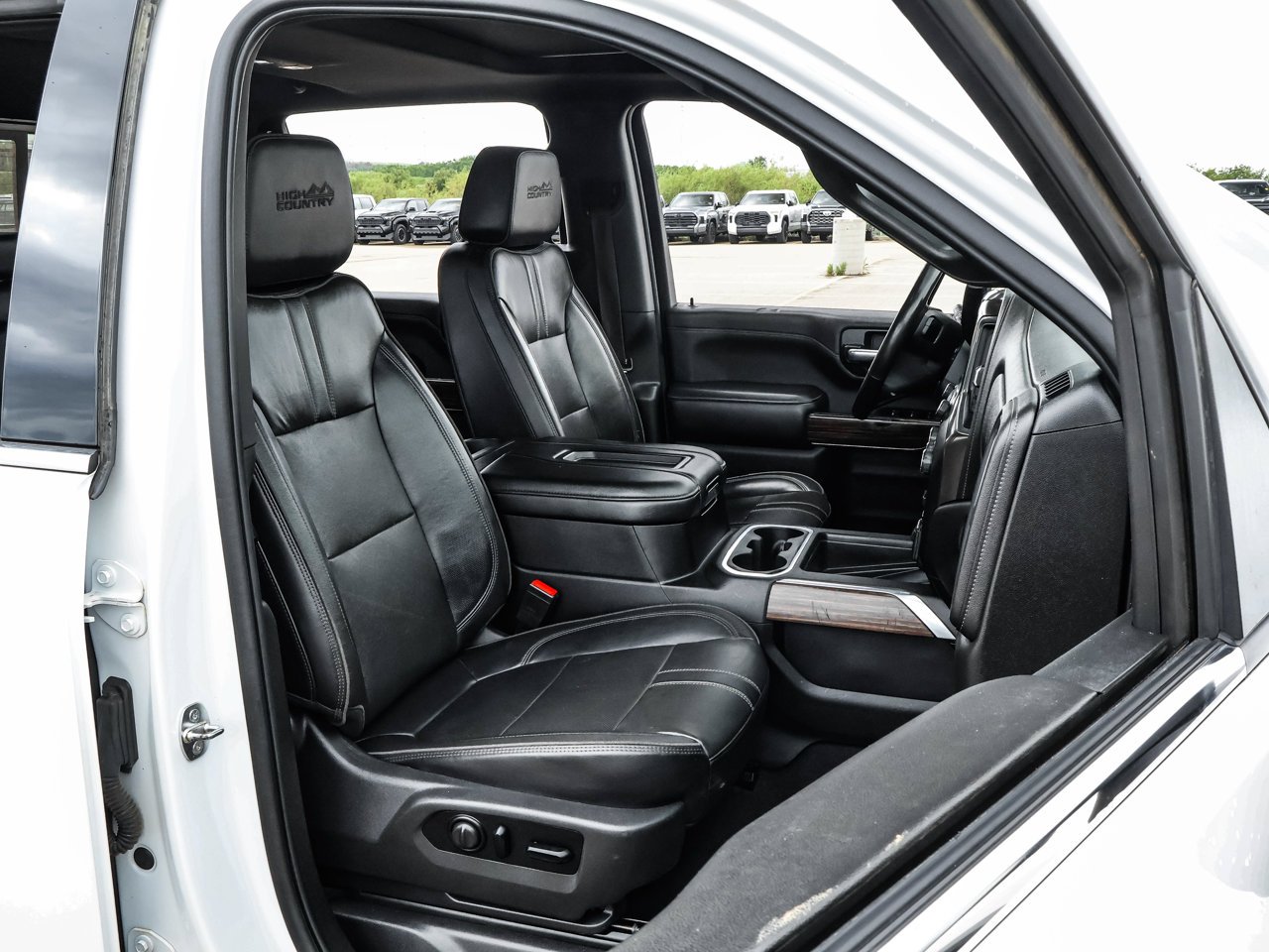 2021 Chevrolet Silverado 3500HD 4WD Crew Cab 172 High Country White Sherwood Park - photo #14