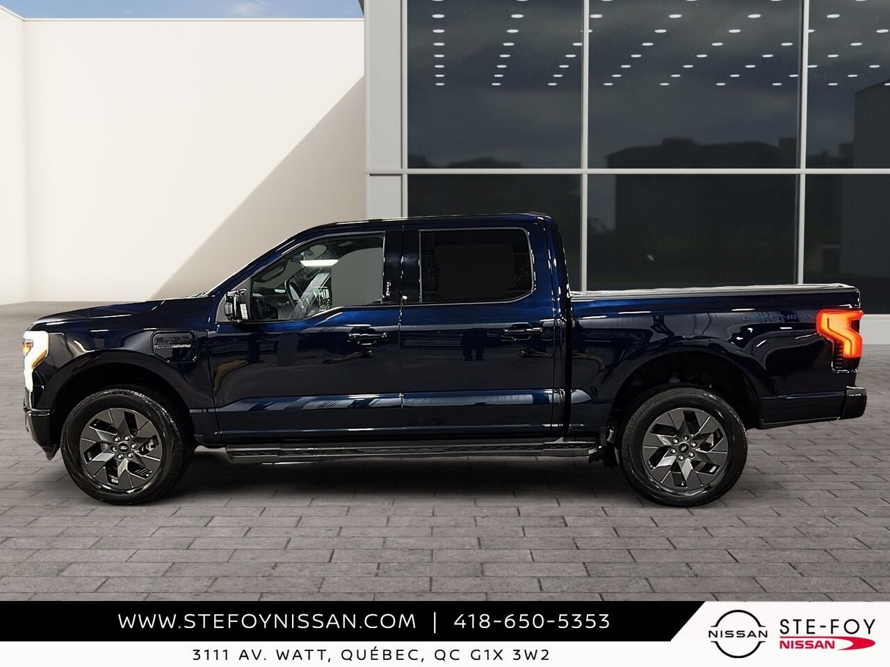 Ford F-150 Lightning GROUPE 510 A, standard range 2023 Bleu Ste-Foy - photo #4